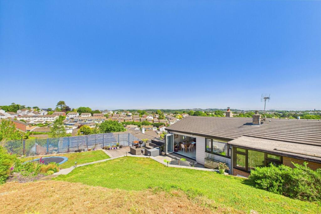Upper lawn area with far-reaching views