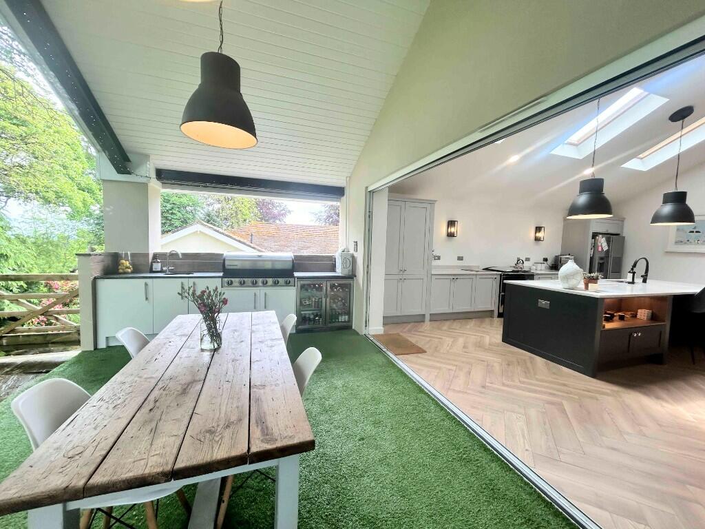 Outdoor Kitchen