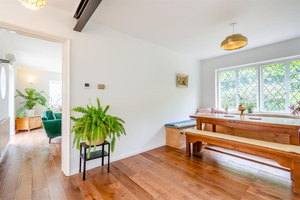 8556054-interior32.jpg