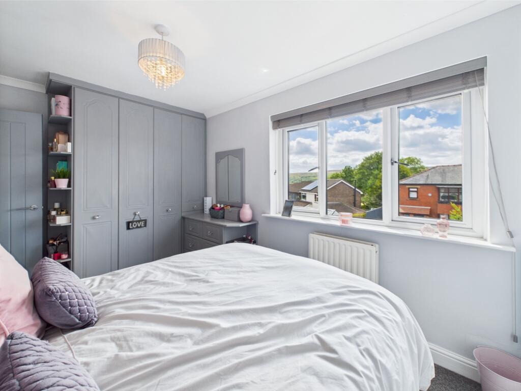 Main Bedroom with Wardrobes
