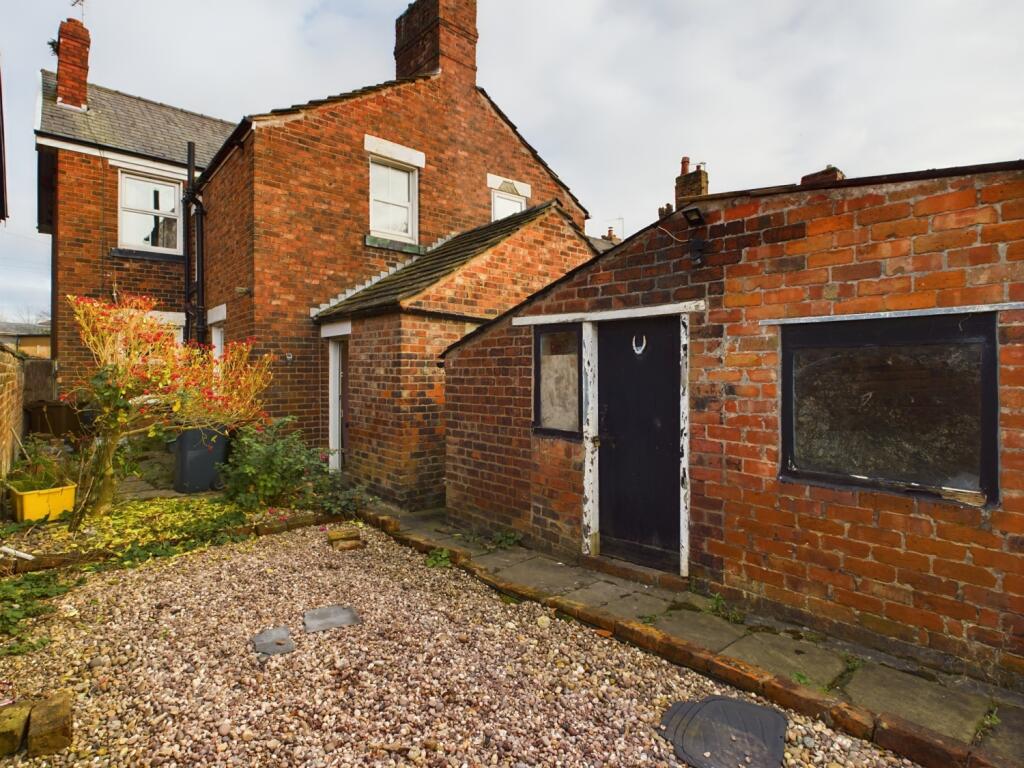 CAM04634G0-PR0005-STILL017