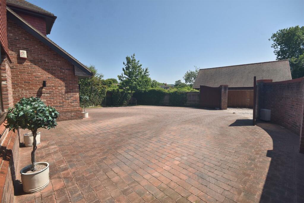 Driveway.jpg