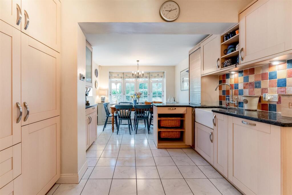 kitchen 1.jpg