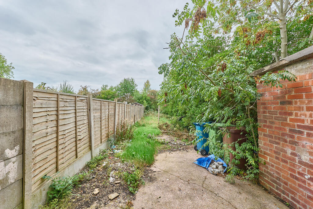 P1608864 T202510011707.jpg