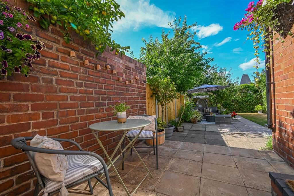 4 Cliff Gardens-28.jpg