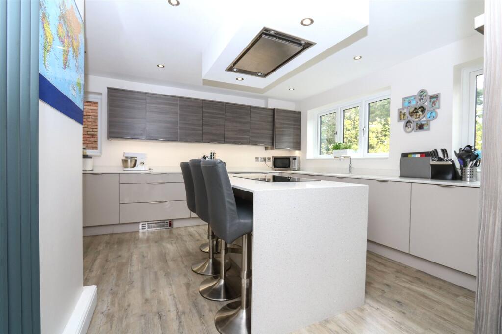 Kitchen/Breakfast Rm