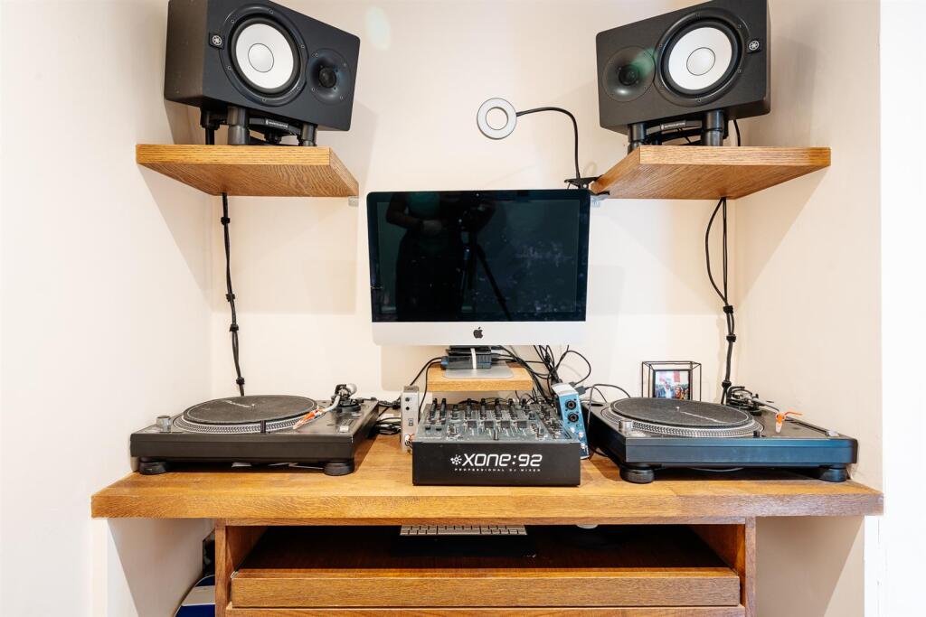 Stroud Green Rd-15.jpg