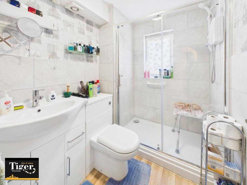 CAM02176G0-PR0776...