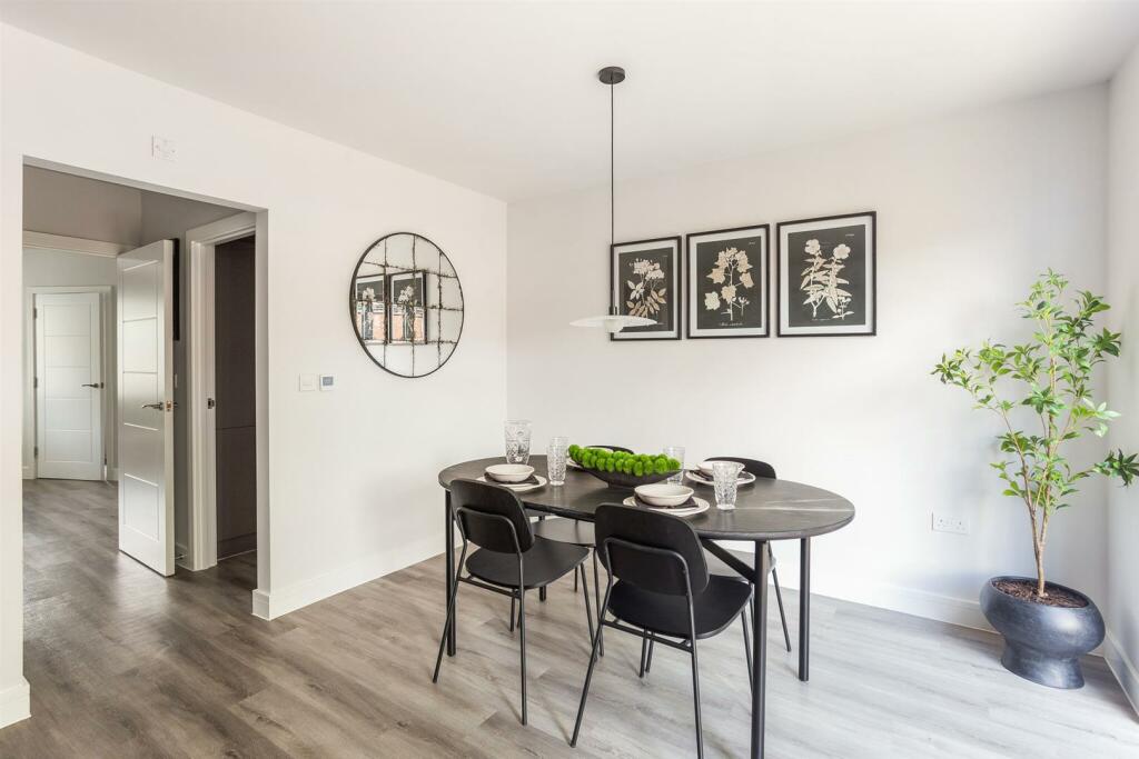 73297_82 Haywards Road  (10)_low.jpg