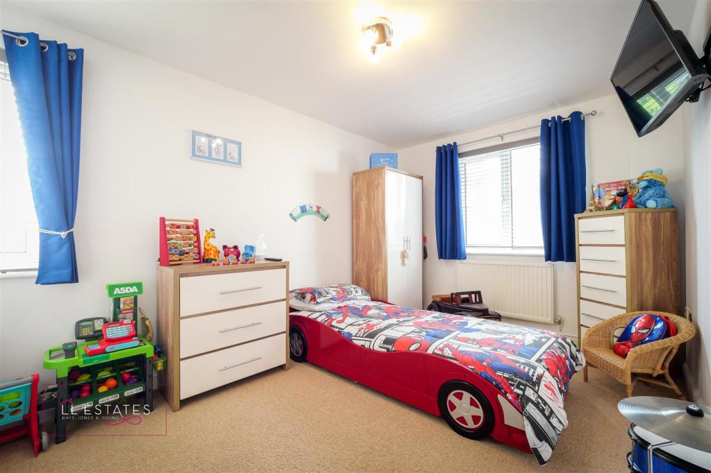 Bedroom 4.jpg