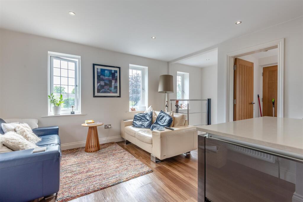 8654576-interior04.jpg