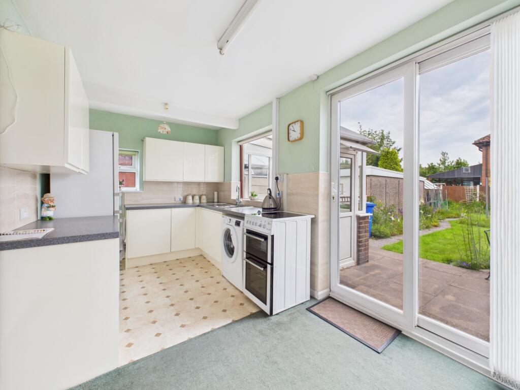 CAM03729G0-PR0065-STILL008