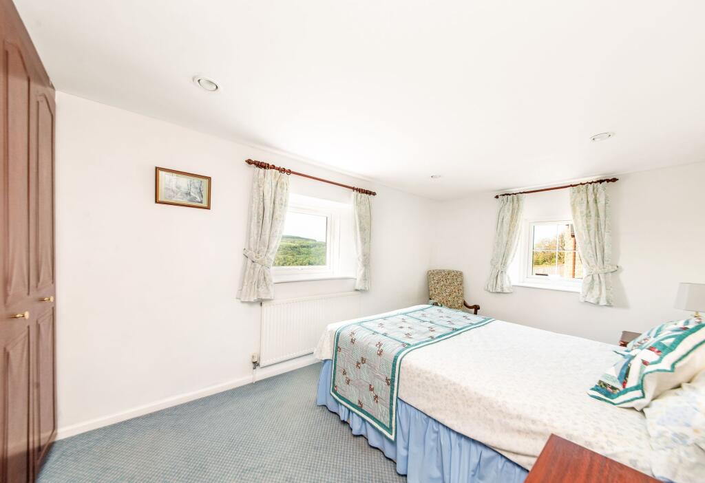 NOOK COTTAGE BEDROOM ONE