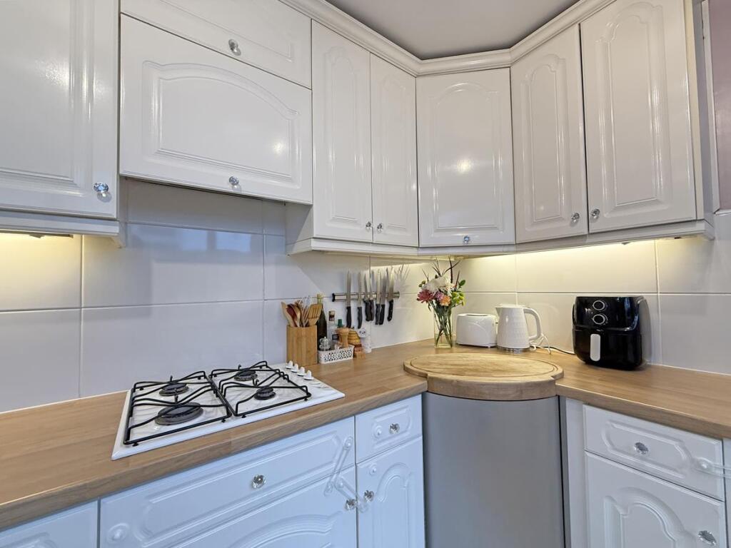 Ocean Street 23 - Kitchen 4.jpg