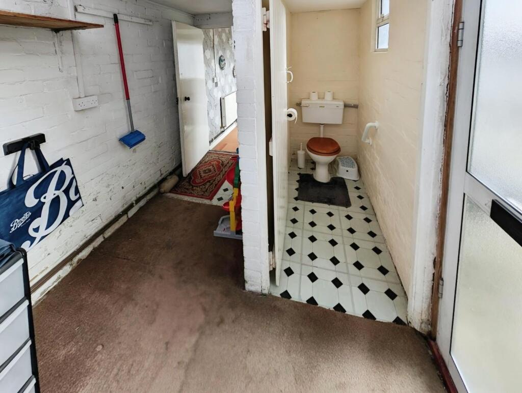 3822b57e-outer 20lobby.jpg