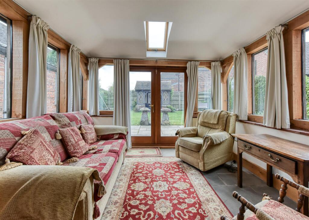 10 High Street-garden room.jpg