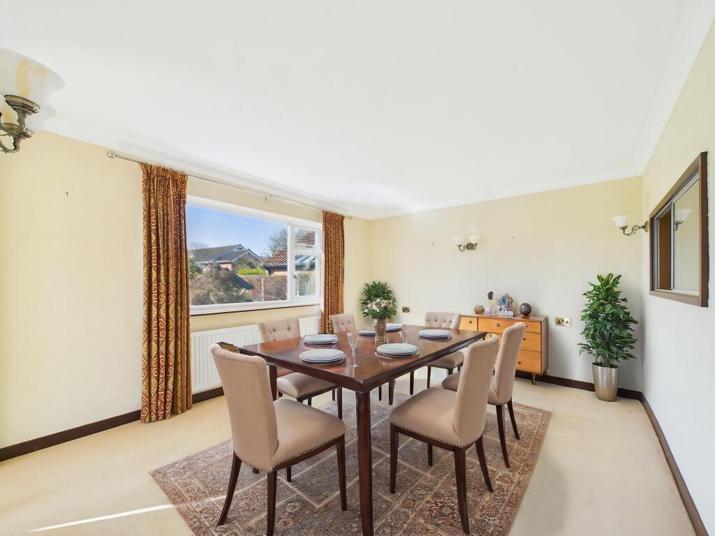 Dining Room (Virtually Furnished)