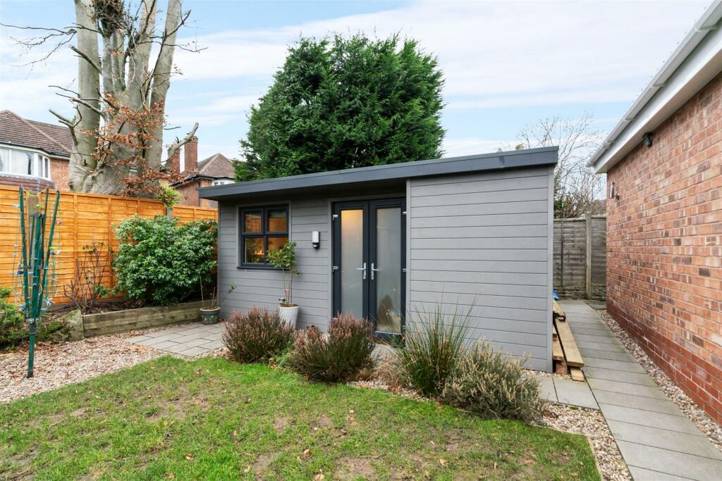 8 Upwey Avenue, Solihull_4.jpg