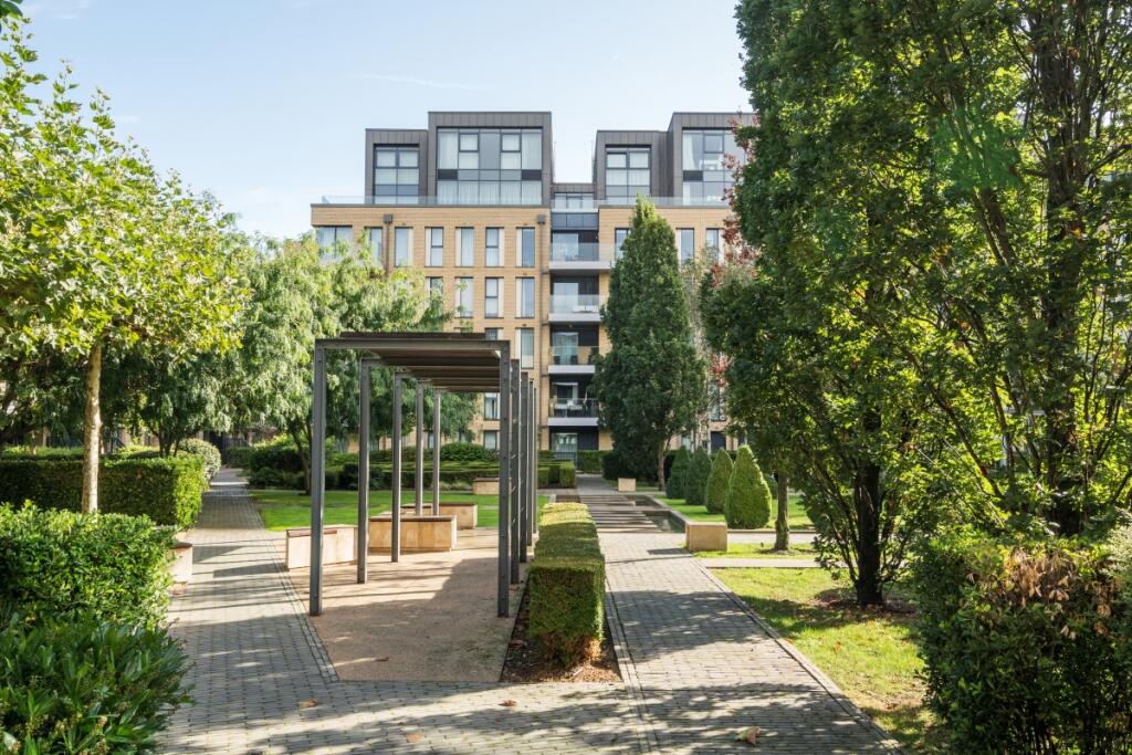 1349918-21-68b9a3...