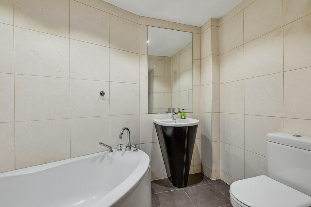 Brompton Square 3...