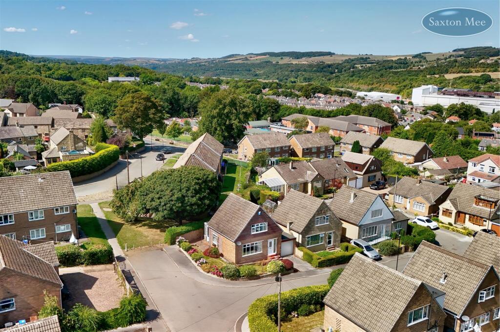 29 MCINTYRE ROAD - front dr923.jpg