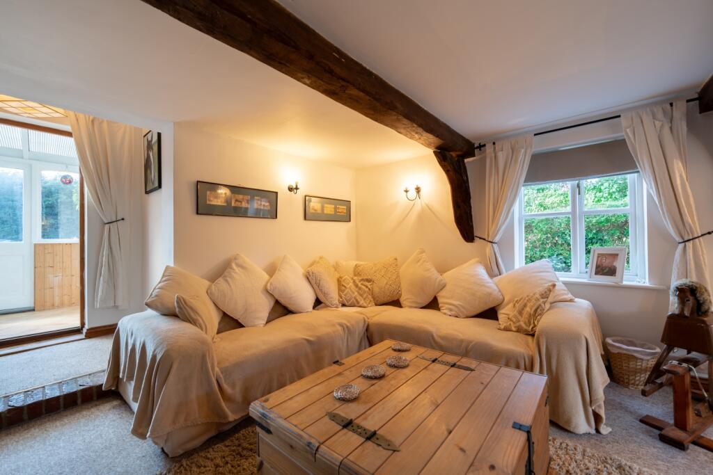 20240916130435 - 74A00572-HDR - 2 Blacksmiths Cott