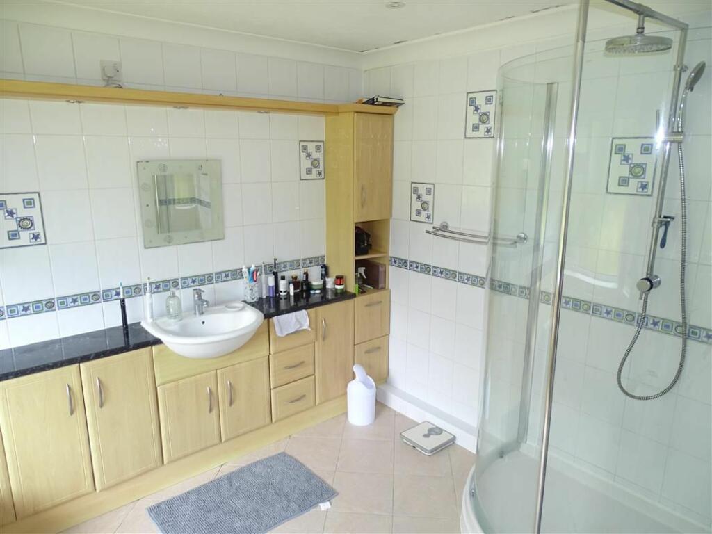 Ensuite Shower Room A