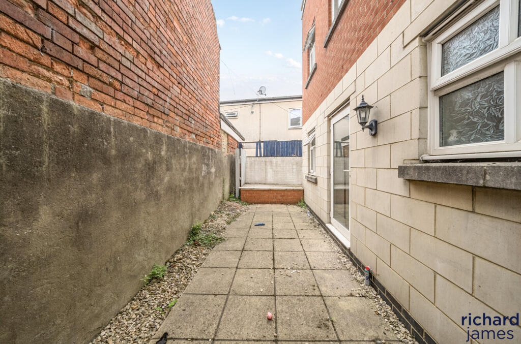 9889791f63f9420c86eff8e558813238