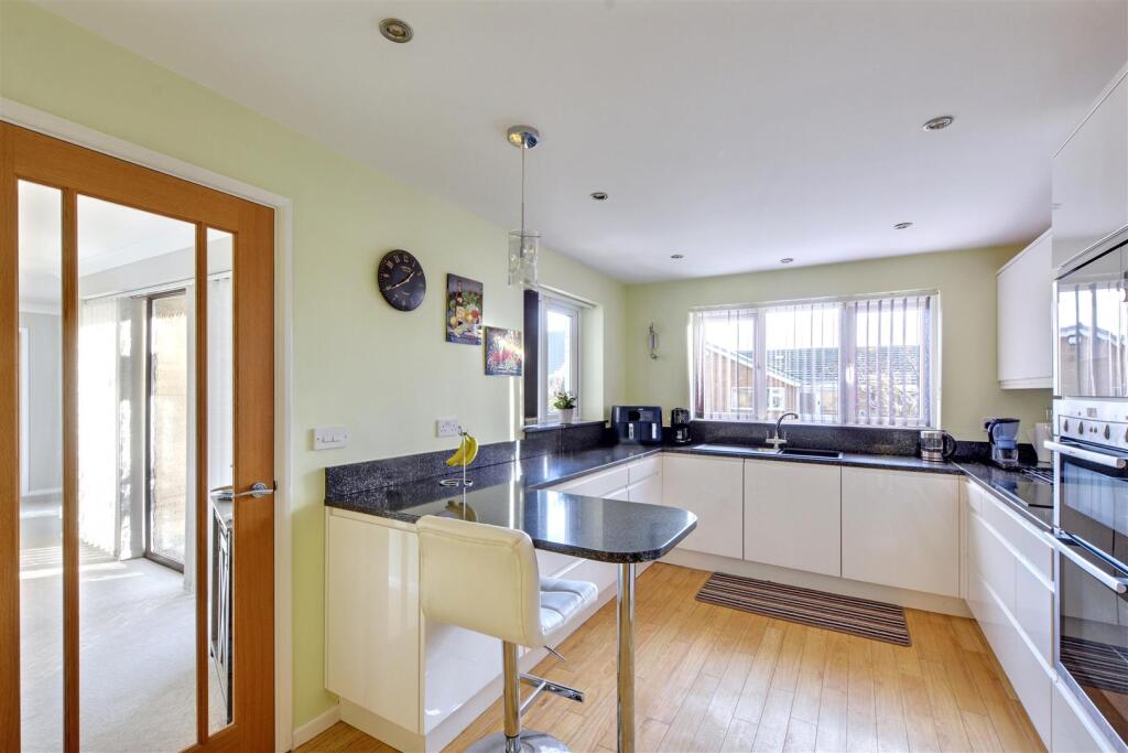 Kitchen_3.jpeg