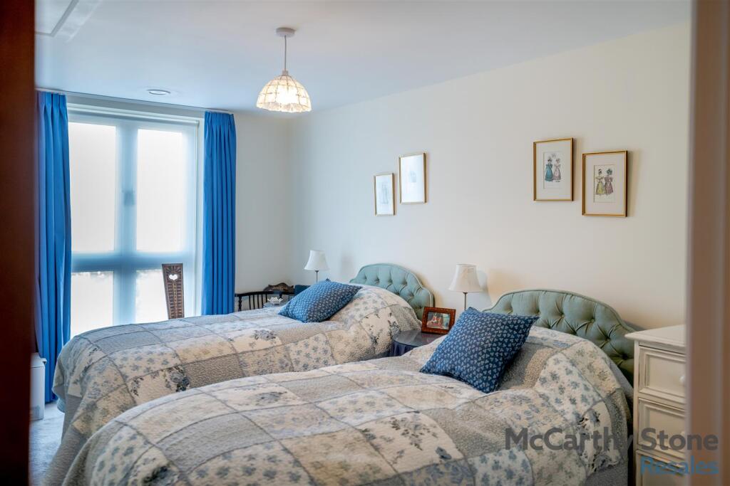 8641374-interior29.jpg