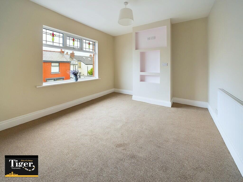 CAM02176G0-PR0353...