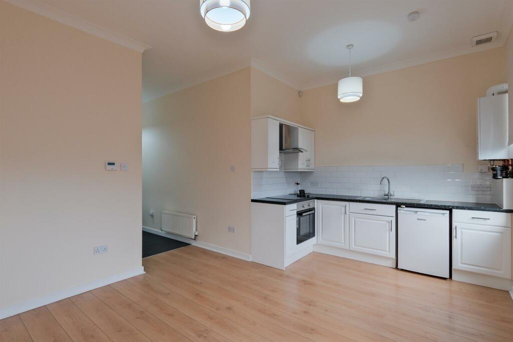 018-8 Croft Road, Larkhall ML9 1BH.jpg