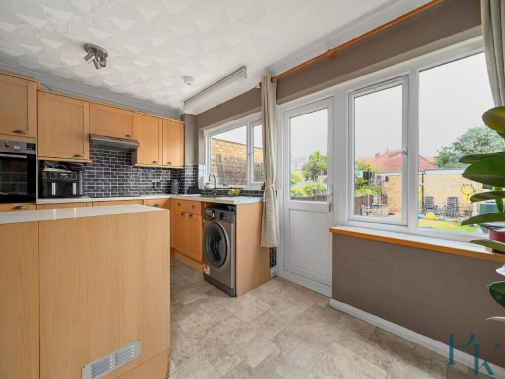 234383_33999723_IMG_