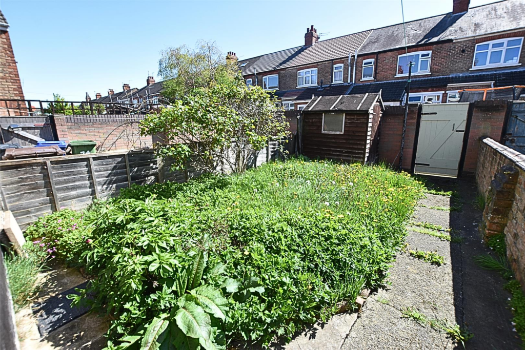 REAR GARDEN ONLY