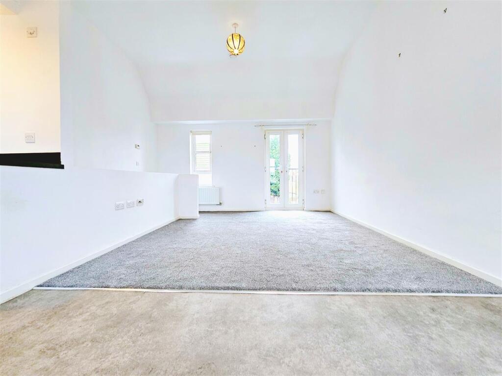 Heathlands Grange Burton on Trent (5).jpg