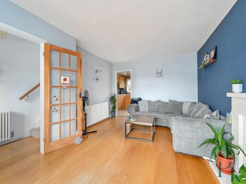 234383_33999723_IMG_