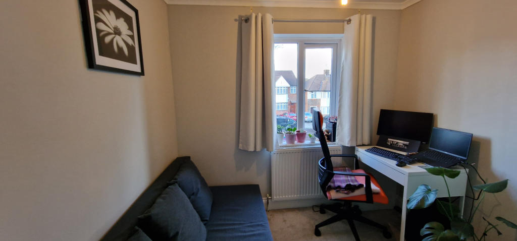 FRONT BEDROOM