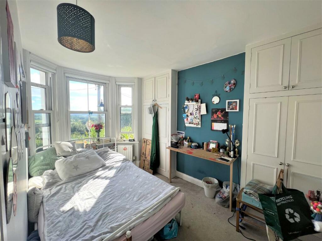 Master bedroom.jpg