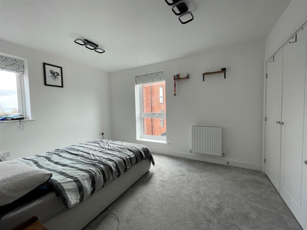 48 Wren Way - Bed 1 (3).jpg