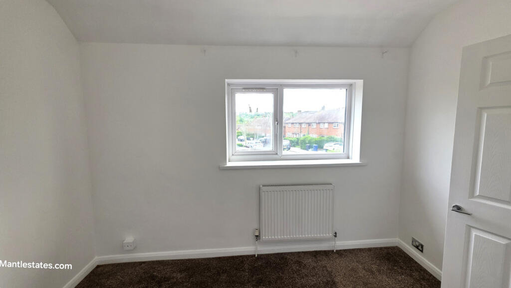 FIRST FLOOR REAR BEDROOM