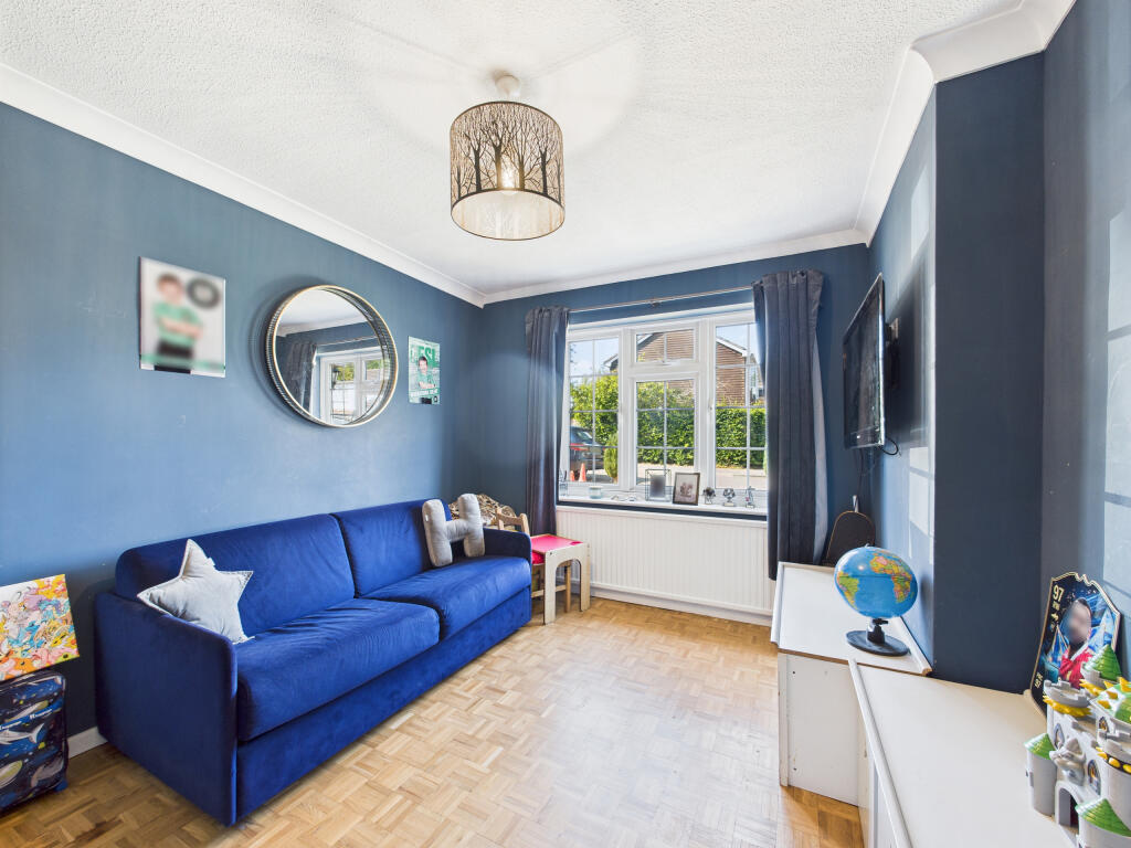 CAM01354G0-PR0558-STILL003