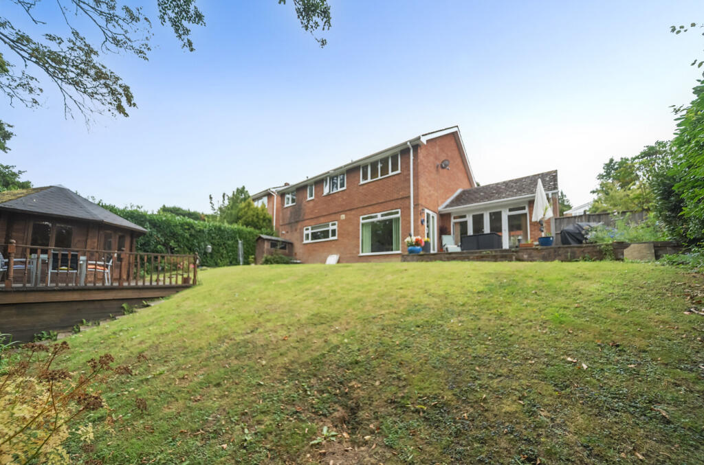 1342305-8-68a33c8...