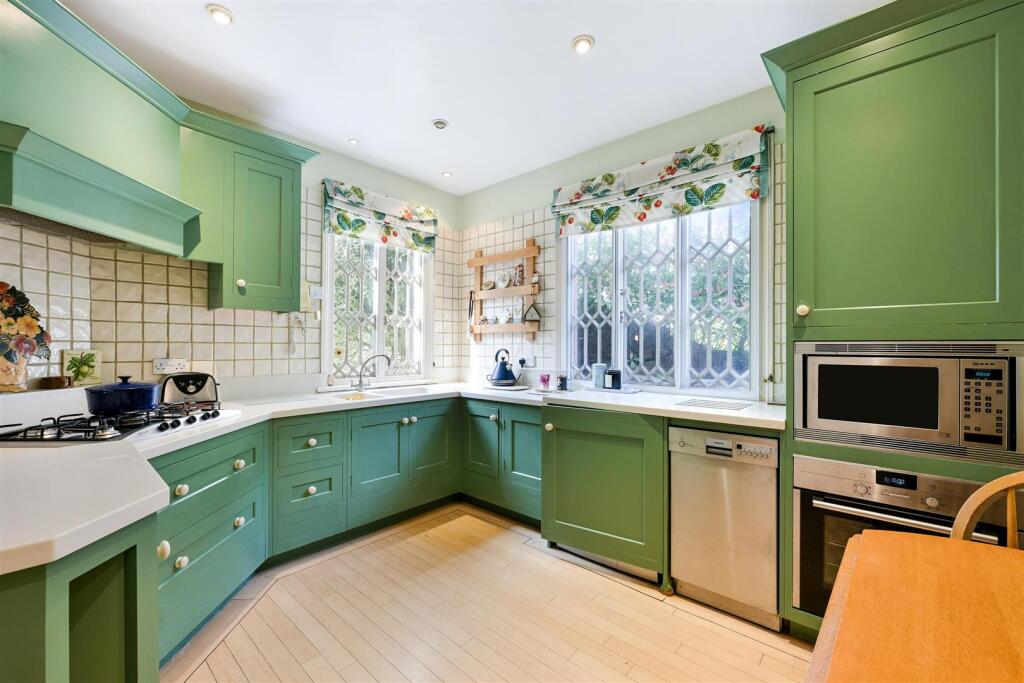 EAST LODGE, GARRATT LANE. 1 (14).jpg