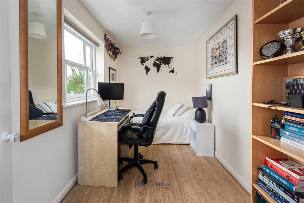 44 The Haydens, TN9 1NS 018.jpg