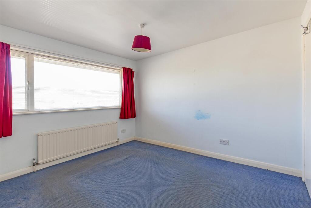 Bedroom 1-1.jpg