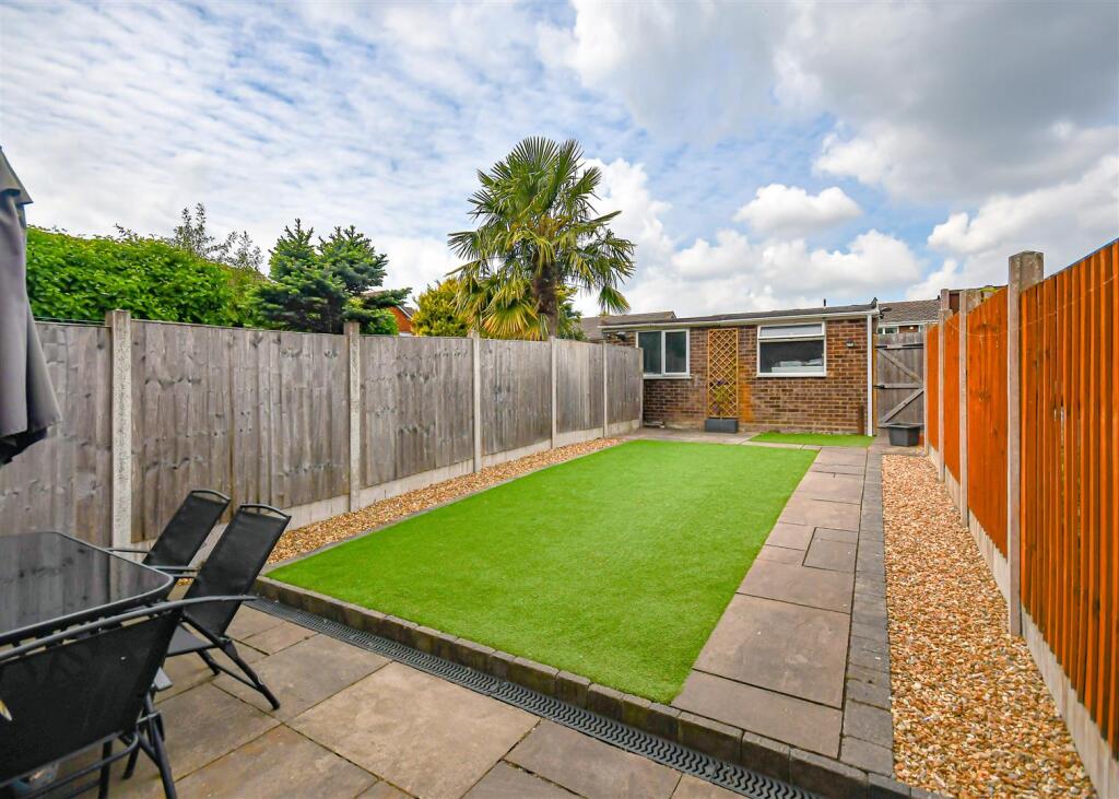 36 The Meadlands-External.jpg