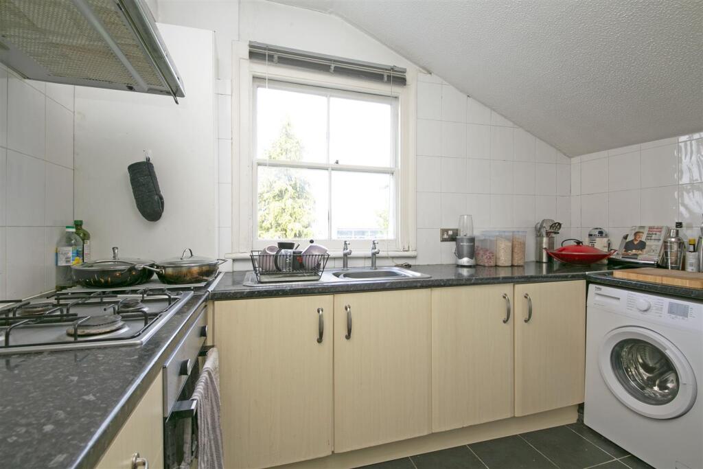 26c Gambole Road, kitchen 1.jpg