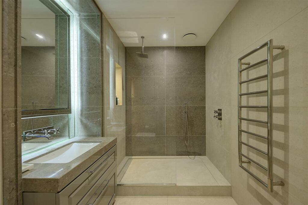 Family Shower Room