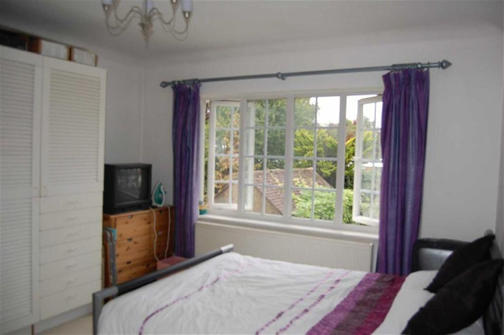 kinch grove bedro...