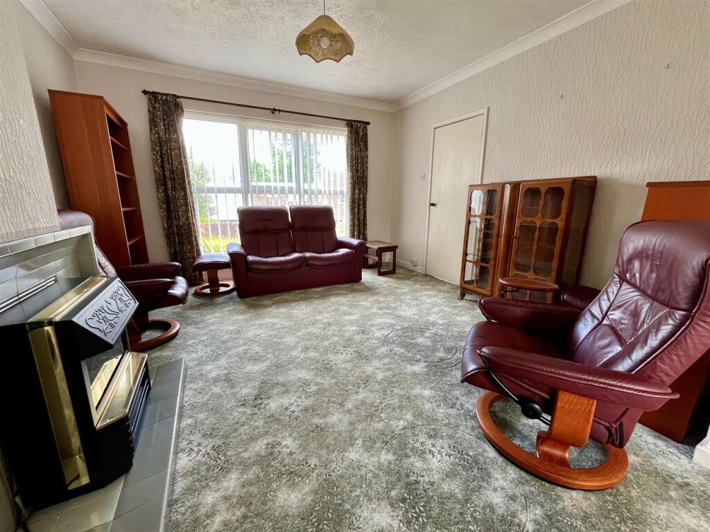 Lounge Area.jpg